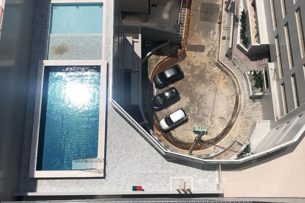 Apartamento 1 dormitório no Boqueirão com Piscina, 50 metros da Praia Praia Grande  Exterior foto