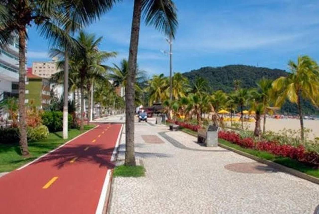 Apartamento 1 dormitório no Boqueirão com Piscina, 50 metros da Praia Praia Grande  Exterior foto
